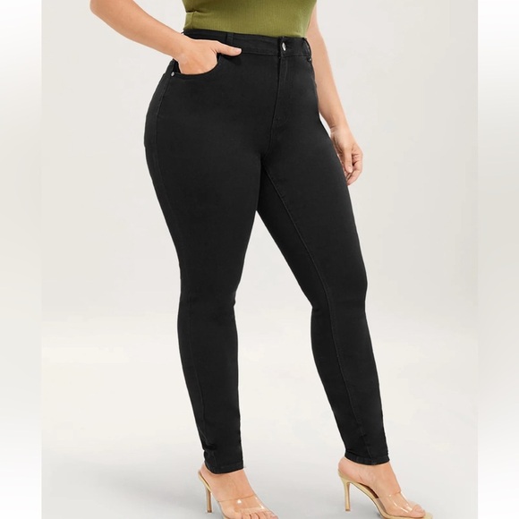 BloomChic Plus Size Skinny Very Stretchy High Rise Black Wash Sculpt Waist Jeans - Picture 4 of 8